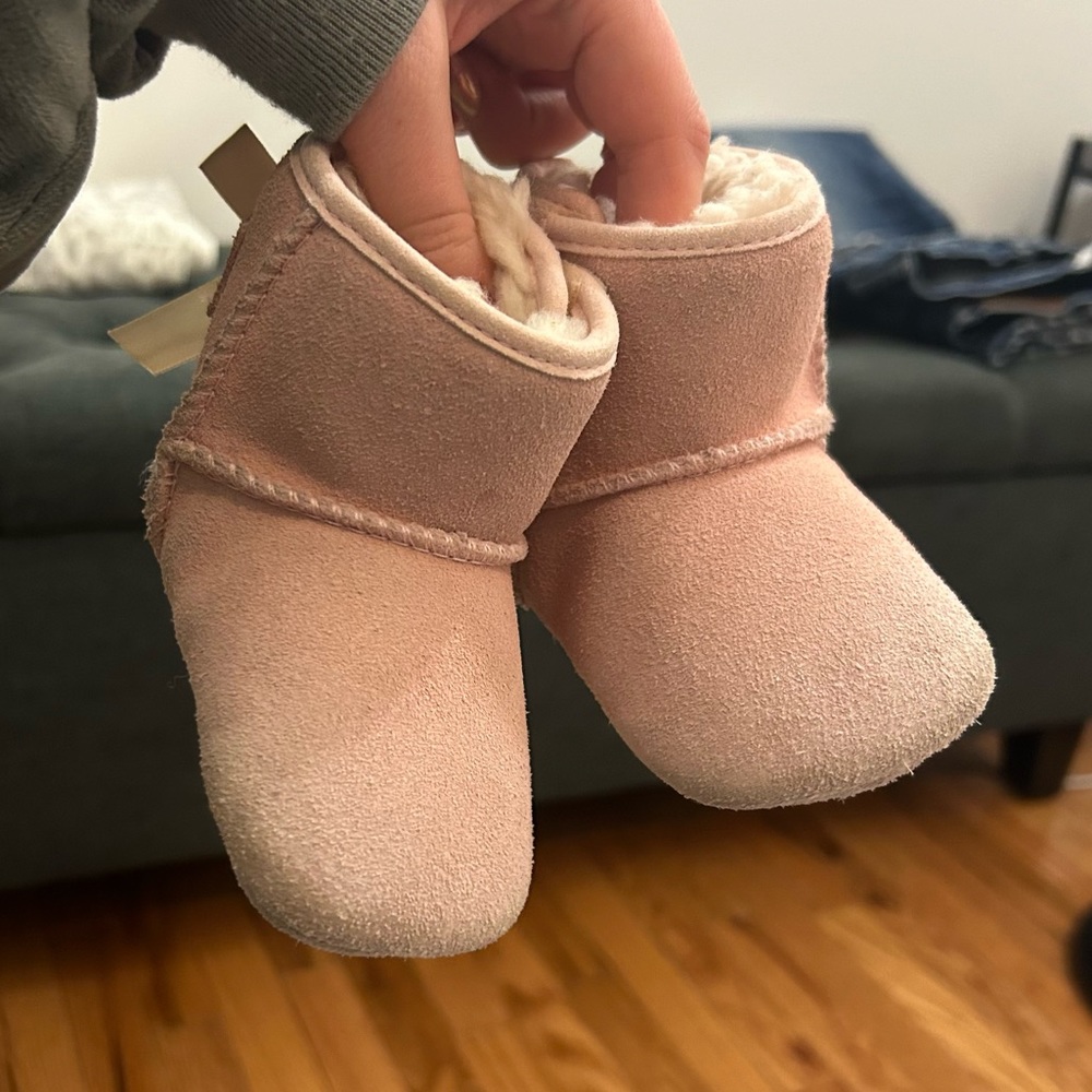 UGG Pink Suede Baby Boots With Bows Size 2/3